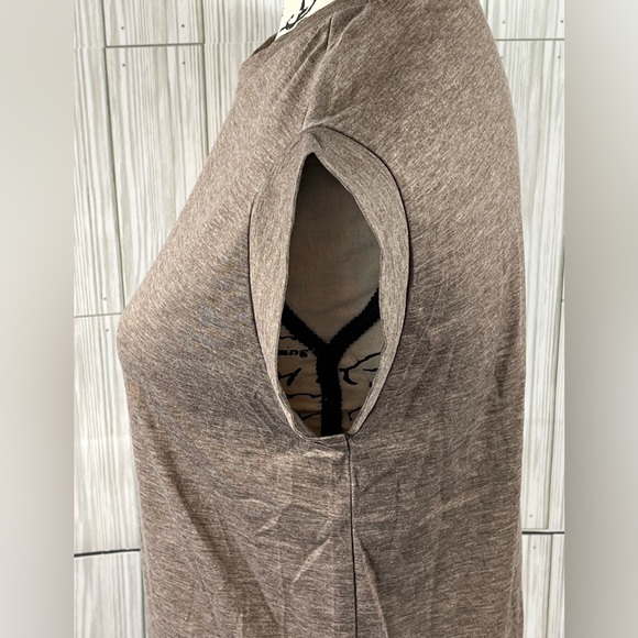 Shein Short Cap Sleeve Top - Picture 3 of 6